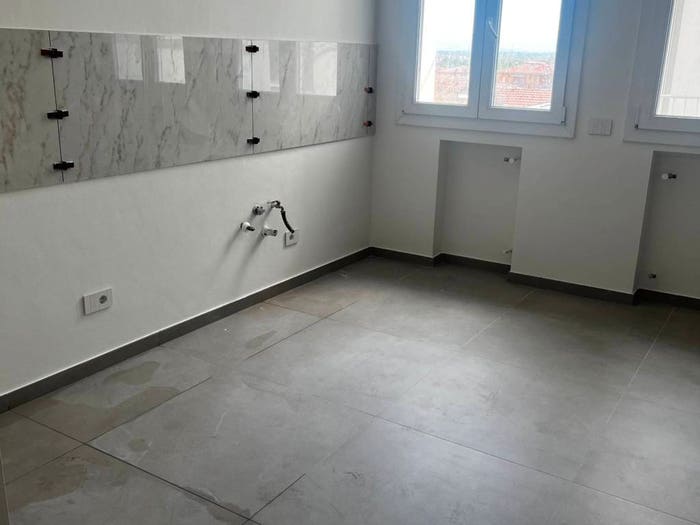 Appartamento quadrilocale in vendita in Via Giuseppe Fregni, Sant'Agnese Università, Modena