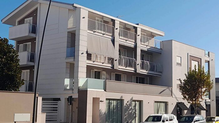 Appartamento quadrilocale in vendita in Via Nazionale Appia, Casapulla