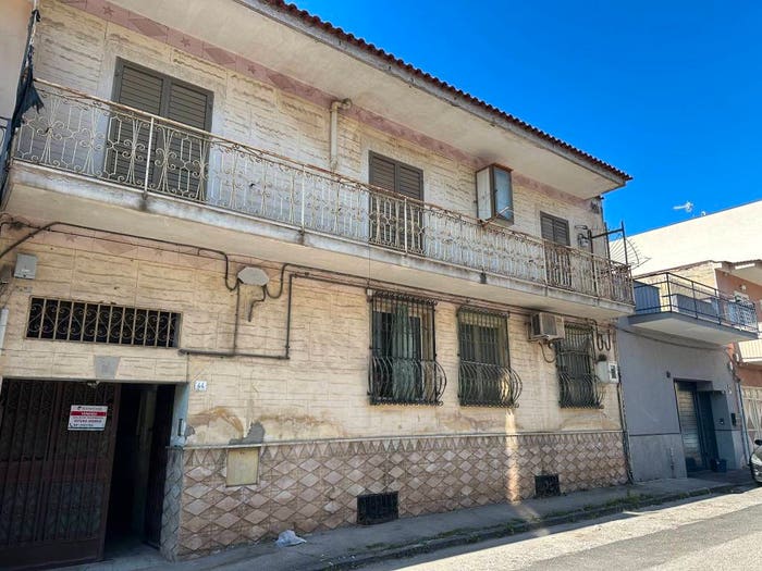 Casa con 6 locali in vendita in Via Morelli e Silvati, Centro, Caivano