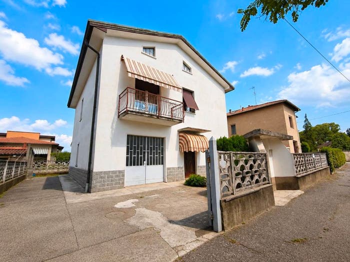 Casa con 5 locali in vendita in Via Don Albertario, Lonate Ceppino