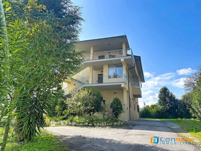 Casa con 6 locali in vendita in Contrada Albula, Grottammare