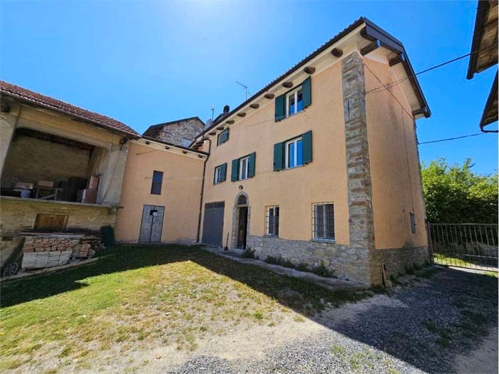 Casa con 6 locali in vendita in fraczione costa soprana, Camerana