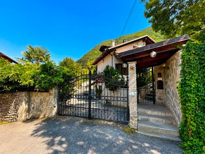 Casa con 5 locali in vendita in Via San Rocco, Vaie