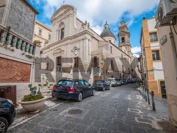 Casa con 6 locali in vendita in Via d'Anna, Centro, Caltagirone