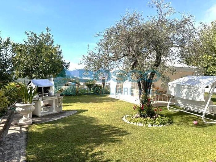 Casa con 6 locali in vendita in Via Amedeo Sommovigo, Maggiolina, La Spezia