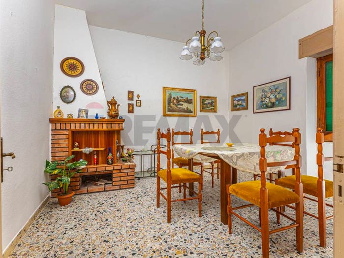 Casa con 6 locali in vendita in Via dei Mille, Perfugas