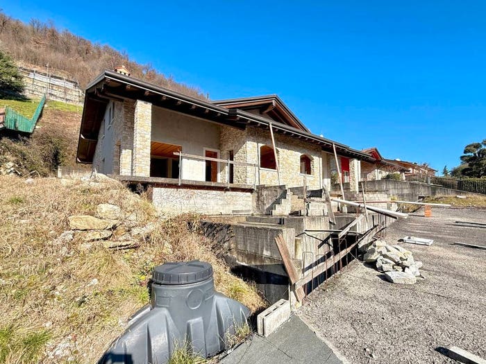 Casa con 5 locali in vendita in Via della Sorgente, Luzzana