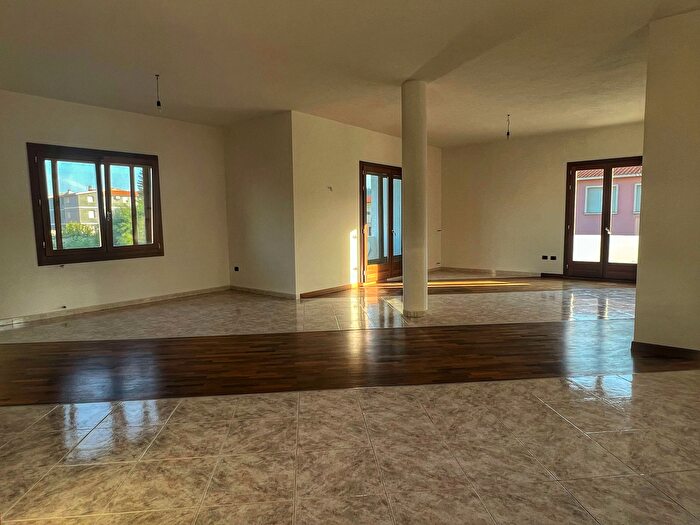 Casa con 7 locali in vendita in Corso Europa B, Valledoria