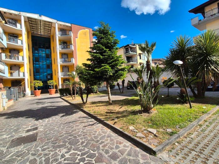 Appartamento quadrilocale in vendita in Via Clanio, Orta di Atella