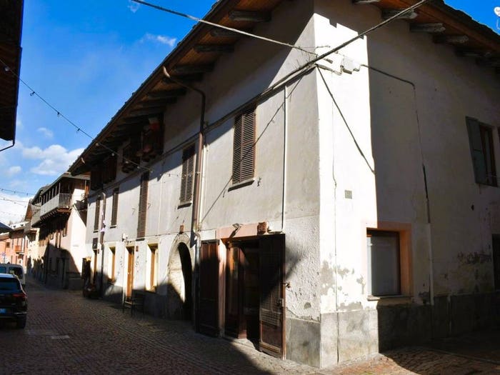 Appartamento trilocale in vendita in via Roma, Centro, Oulx
