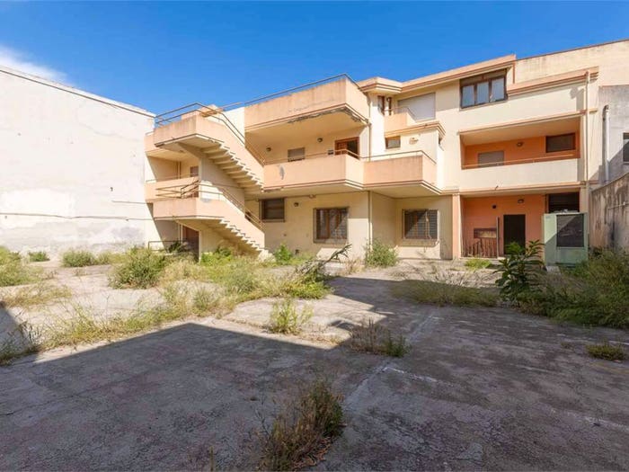 Casa con 6 locali in vendita in via Eligio Porcu, Quartu, Quartu Sant'Elena