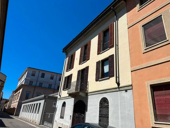 Appartamento con 6 locali in vendita in Via Legnano, Centro Storico, Lodi