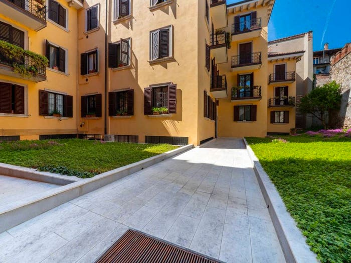 Appartamento bilocale in vendita in Via Ponte Pietra, Centro Storico, Verona