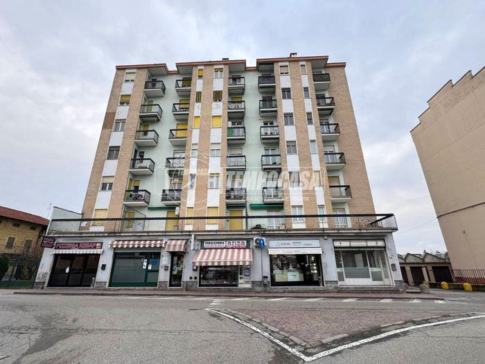 Appartamento quadrilocale in vendita in Via Guglielmo Marconi, Centro, Cossato