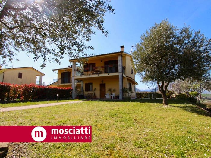 Casa con 6 locali in vendita in Località Montagnano, Camerino