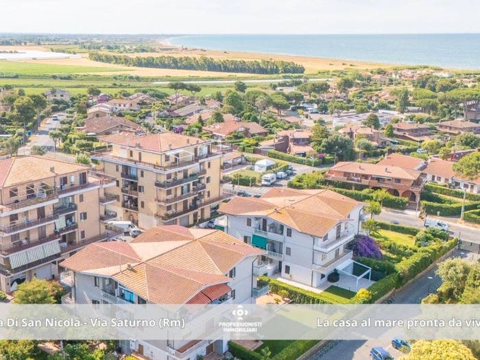 Appartamento trilocale in vendita in Via Saturno, Marina di San Nicola, Ladispoli