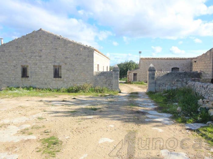 Casa con 6 locali in vendita in Cappuccini I, Modica