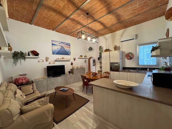 Appartamento quadrilocale in vendita in Via DIAZ, Cecina Centro, Cecina