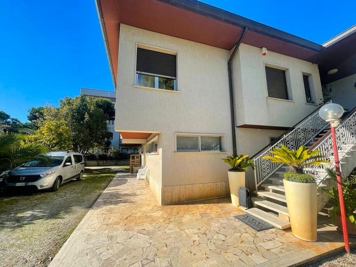 Casa con 6 locali in vendita in Via Taormina, Villa Rosa, Martinsicuro