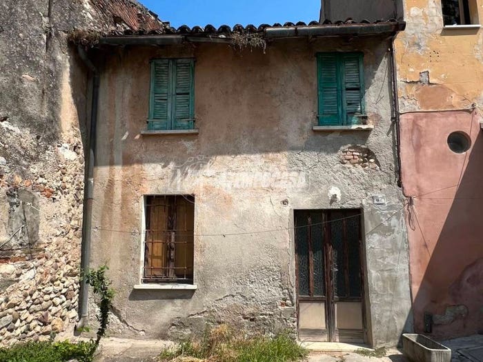 Casa bilocale in vendita in Via Sinigaglia, Centro, Castiglione delle Stiviere