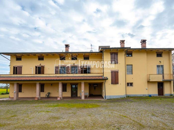 Appartamento con 6 locali in vendita in Castelnuovo Rangone