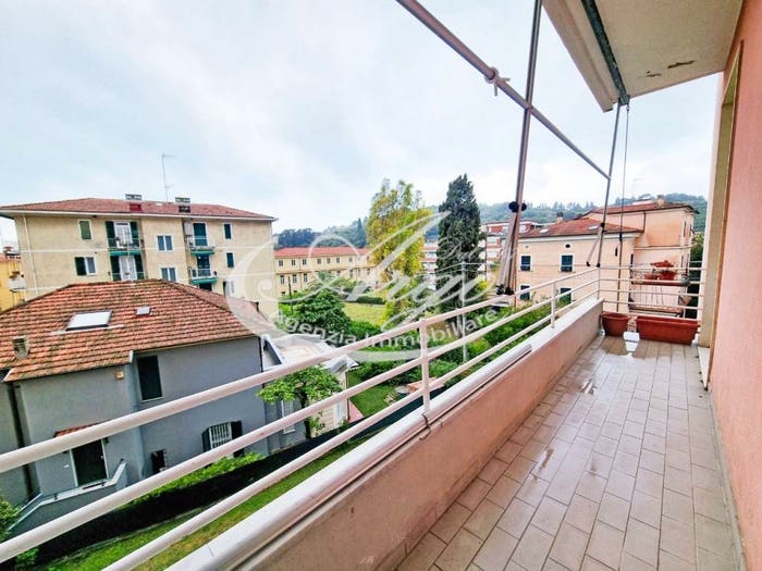 Appartamento quadrilocale in vendita in Viale della Vittoria, San Terenzo, Lerici