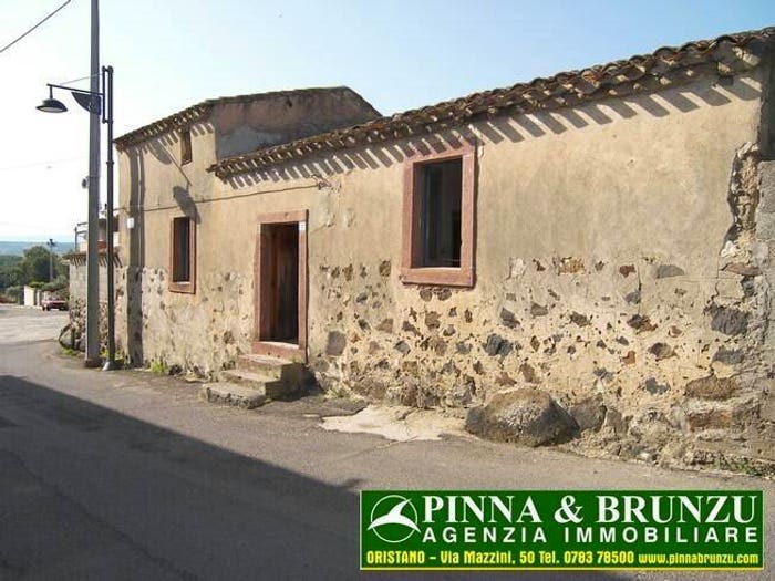 Casa quadrilocale in vendita in VIA TRIESTE, Villanova Truschedu