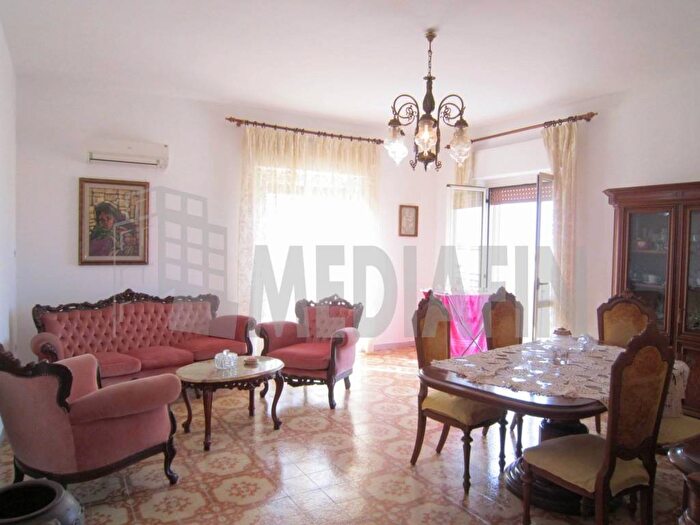 Appartamento con 6 locali in vendita in VIA SICILIA, Rossano Stazione, CoriglianoRossano