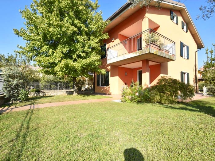 Casa con 6 locali in vendita in via magellano, Bussolengo
