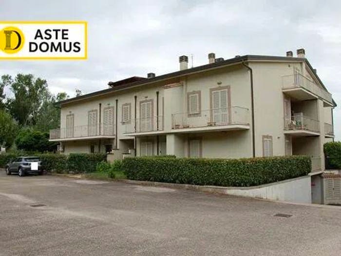 Appartamento con 5 locali in vendita in Via Del Raku, Centro, Deruta