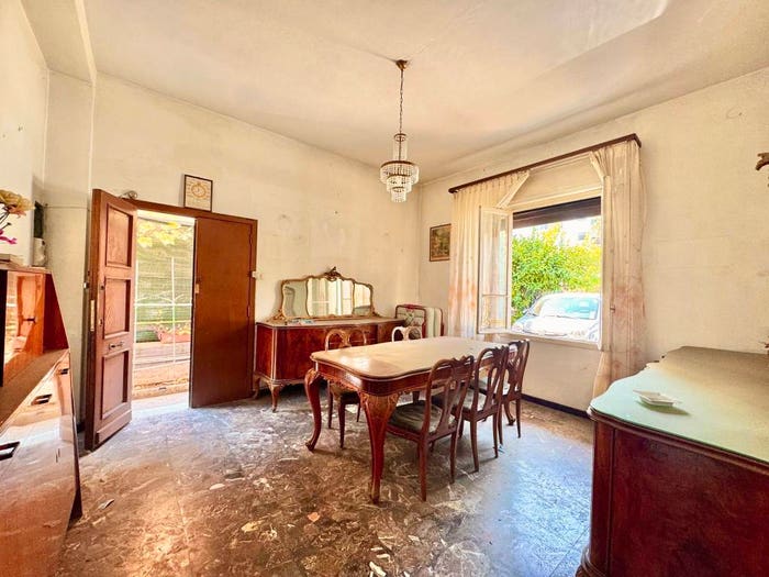 Appartamento quadrilocale in vendita in Via Argine Sinistro G Alterisio, Castelvecchio, Imperia