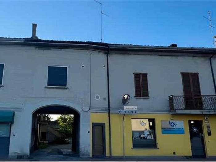 Appartamento quadrilocale in vendita in Via Giuseppe Garibaldi, Centro, Chignolo Po