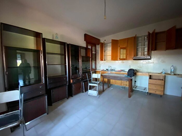 Casa con 8 locali in vendita in Via Donnasanta, Forli'