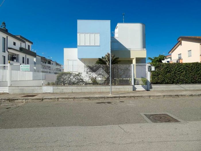 Casa con 6 locali in vendita in Via Sempione, Centro, Policoro