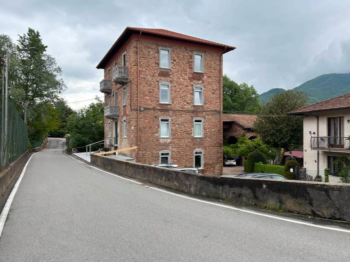 Appartamento bilocale in vendita in Via Giannina Guarnieri, Cuasso Al Piano, Cuasso al Monte