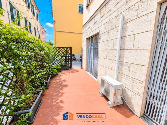 Appartamento bilocale in vendita in Via Domenico Brunenghi, Centro, Finale Ligure
