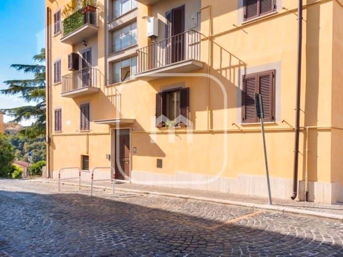 Appartamento trilocale in vendita in Corso Giuseppe Garibaldi, Valmontone