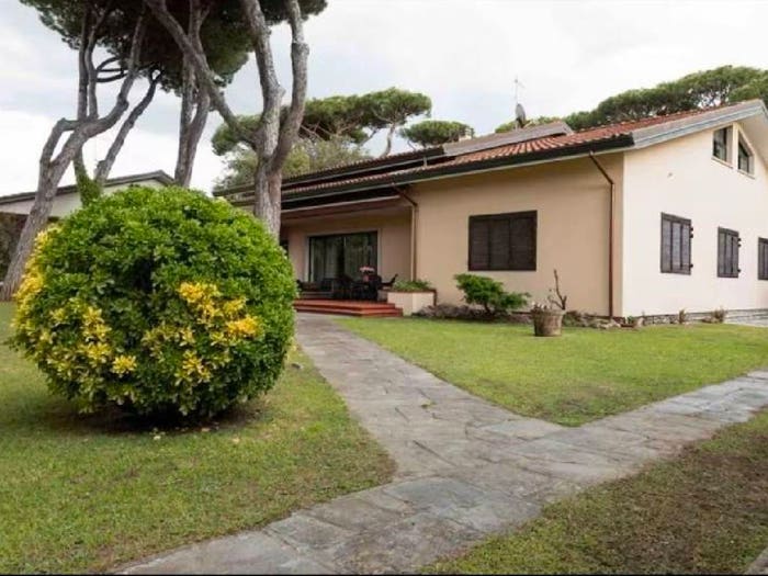 Casa con 6 locali in vendita in Vittoria Apuana, Forte dei Marmi