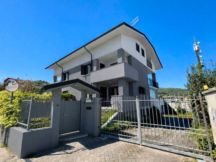 Casa con 6 locali in vendita in Via Giuseppe Mazzini, Centro, Busca