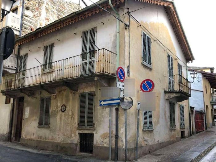 Appartamento con 6 locali in vendita in Via Umberto Cosmo, Centro, Corio
