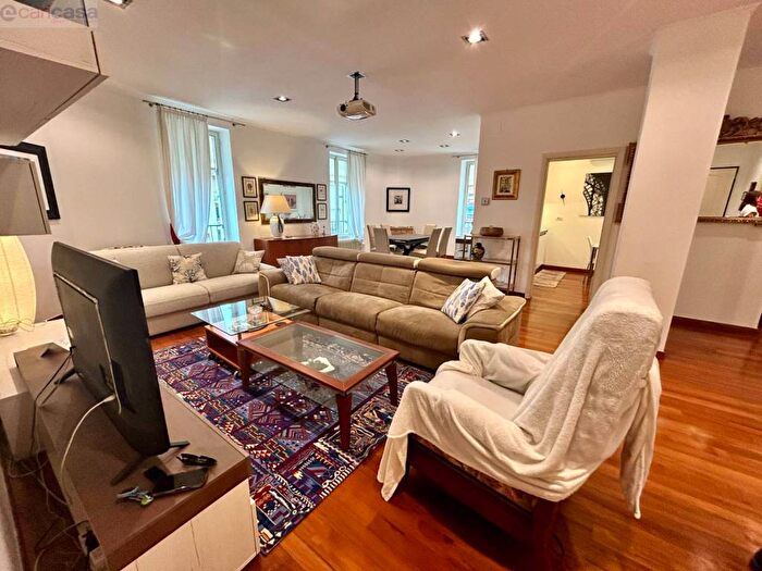 Appartamento con 5 locali in vendita in via vittorio emanuele II, Centro, Bordighera
