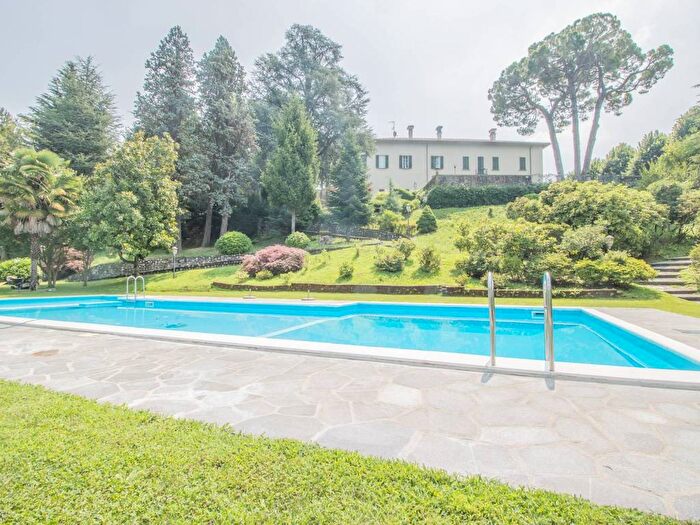Casa con 6 locali in vendita in Località Calco Superiore, Calco Superiore, Calco