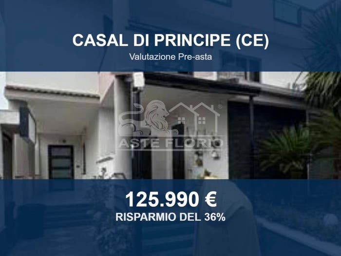 Casa con 6 locali in vendita in Via Barcellona, Casal di Principe