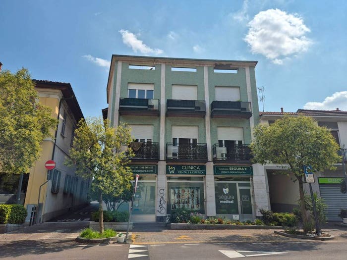 Appartamento quadrilocale in vendita in Piazza Giacomo Matteotti, Centro, Muggiò