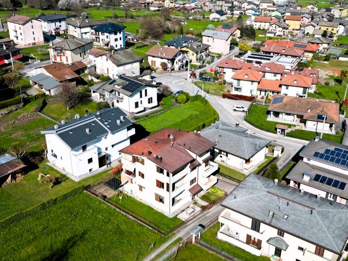 Appartamento quadrilocale in vendita in Via Cerri, Centro, Talamona