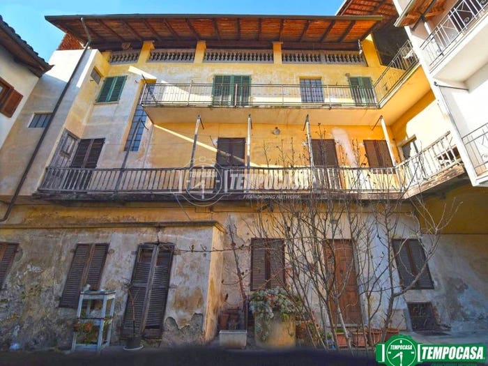 Casa con 6 locali in vendita in Via Console Drovetti, Centro, Barbania
