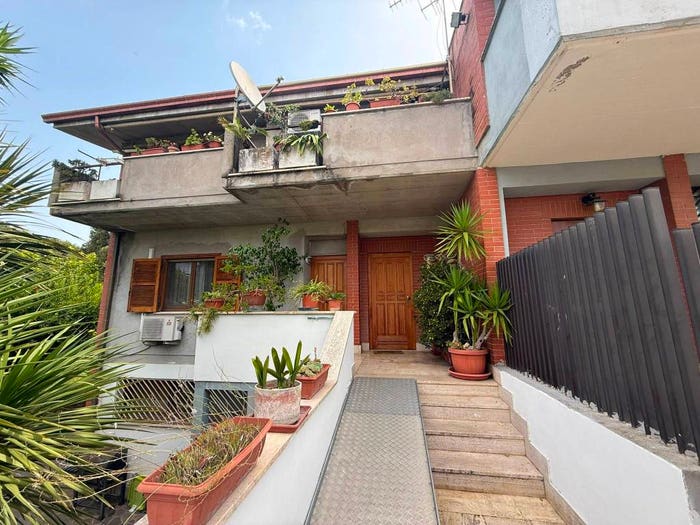 Casa con 6 locali in vendita in Via degli Accoramboni, Casetta Mattei Corviale, Roma