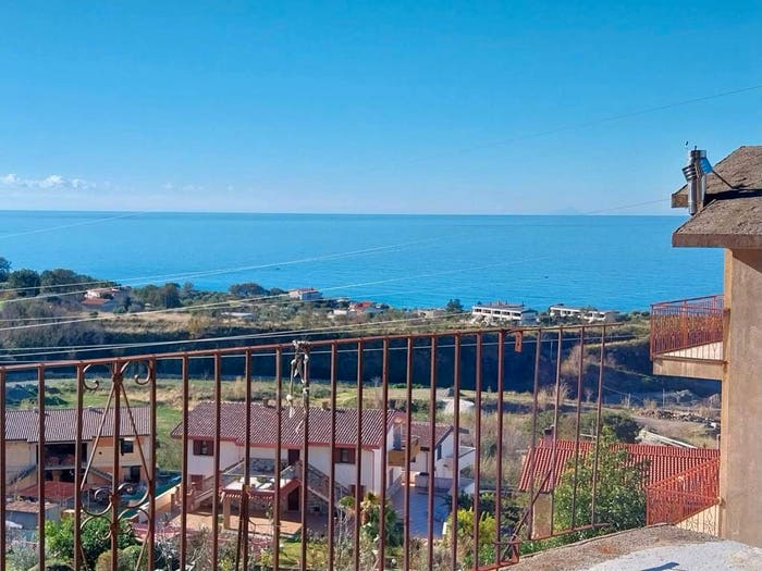 Casa con 6 locali in vendita in Via Benedetto Croce, Paola