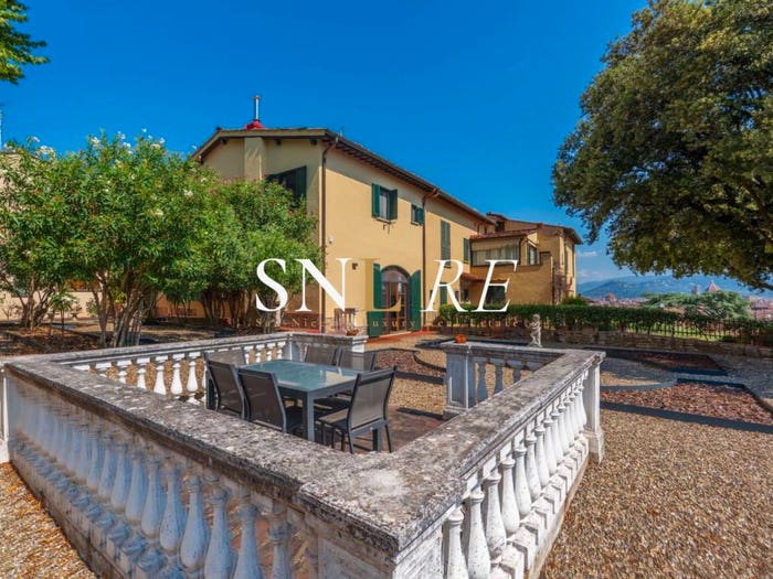 Casa con 6 locali in vendita in Via Ippolito Pindemonte, Porta Romana, Firenze