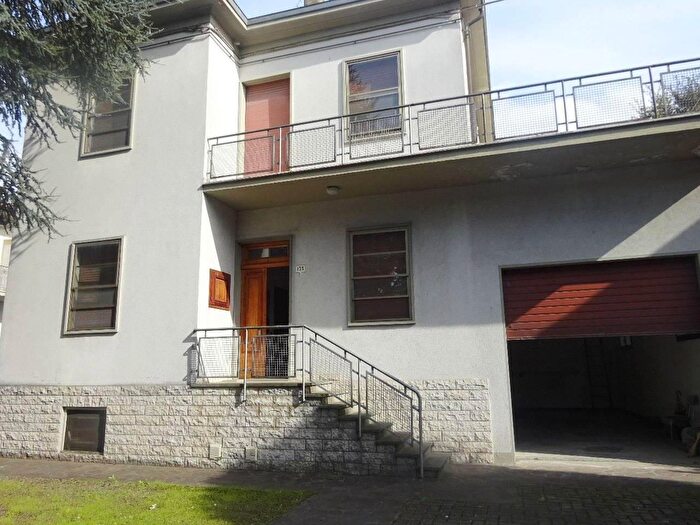 Casa con 5 locali in vendita in Forli'